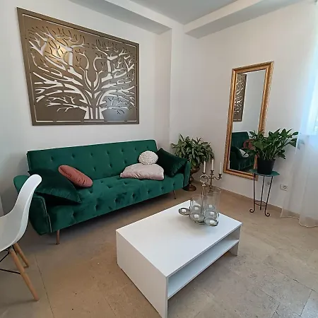 Lovely 1-bedroom Close To The Centre * Kluž