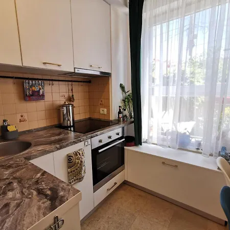 Lovely 1-bedroom Close To The Centre Apartmán Kluž