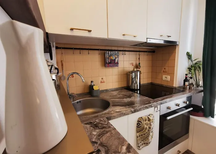 Lovely 1-bedroom Close To The Centre Apartament *